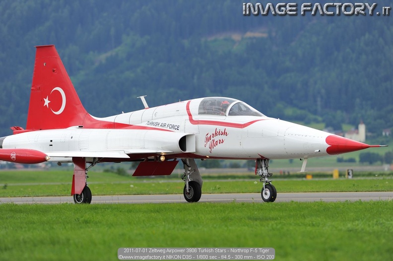 2011-07-01 Zeltweg Airpower 3906 Turkish Stars - Northrop F-5 Tiger.jpg